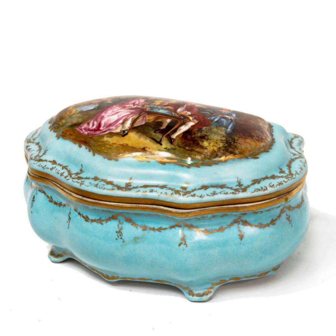 Antiqium Ürün  Sevres Mücevher Kutusu