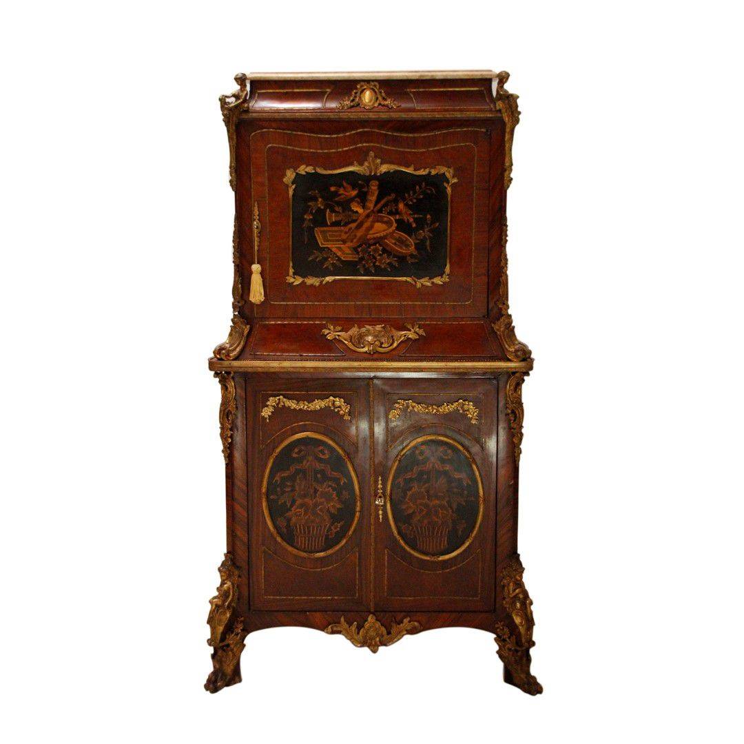 Antiqium Ürün  Bronz İşlemeli Dolap