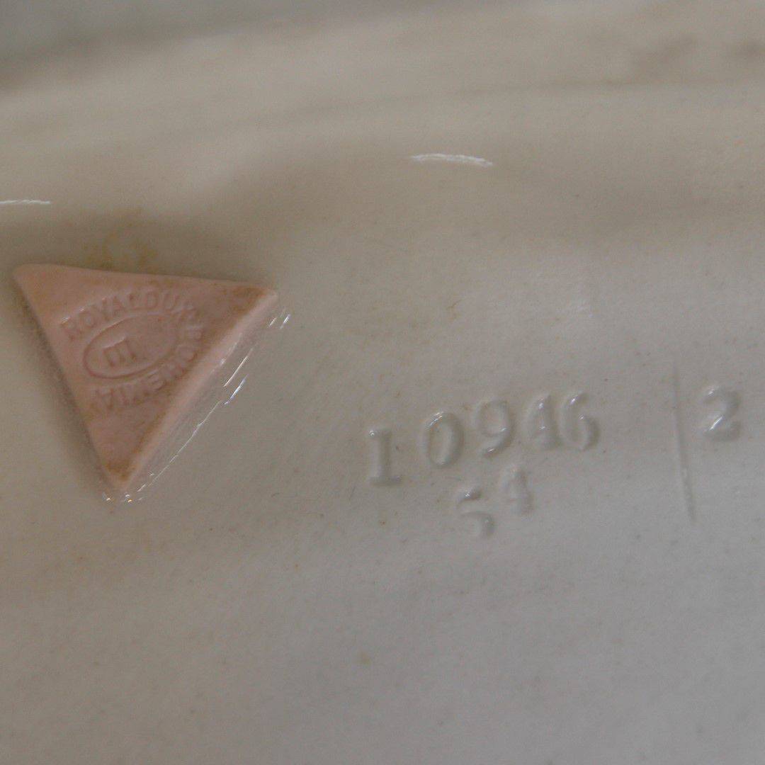 Antiqium Ürün  PORSELEN AT HEYKELİ