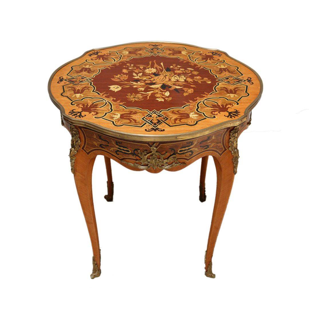 Antiqium Ürün  MARKÜTERİLİ KINGWOOD SEHPA