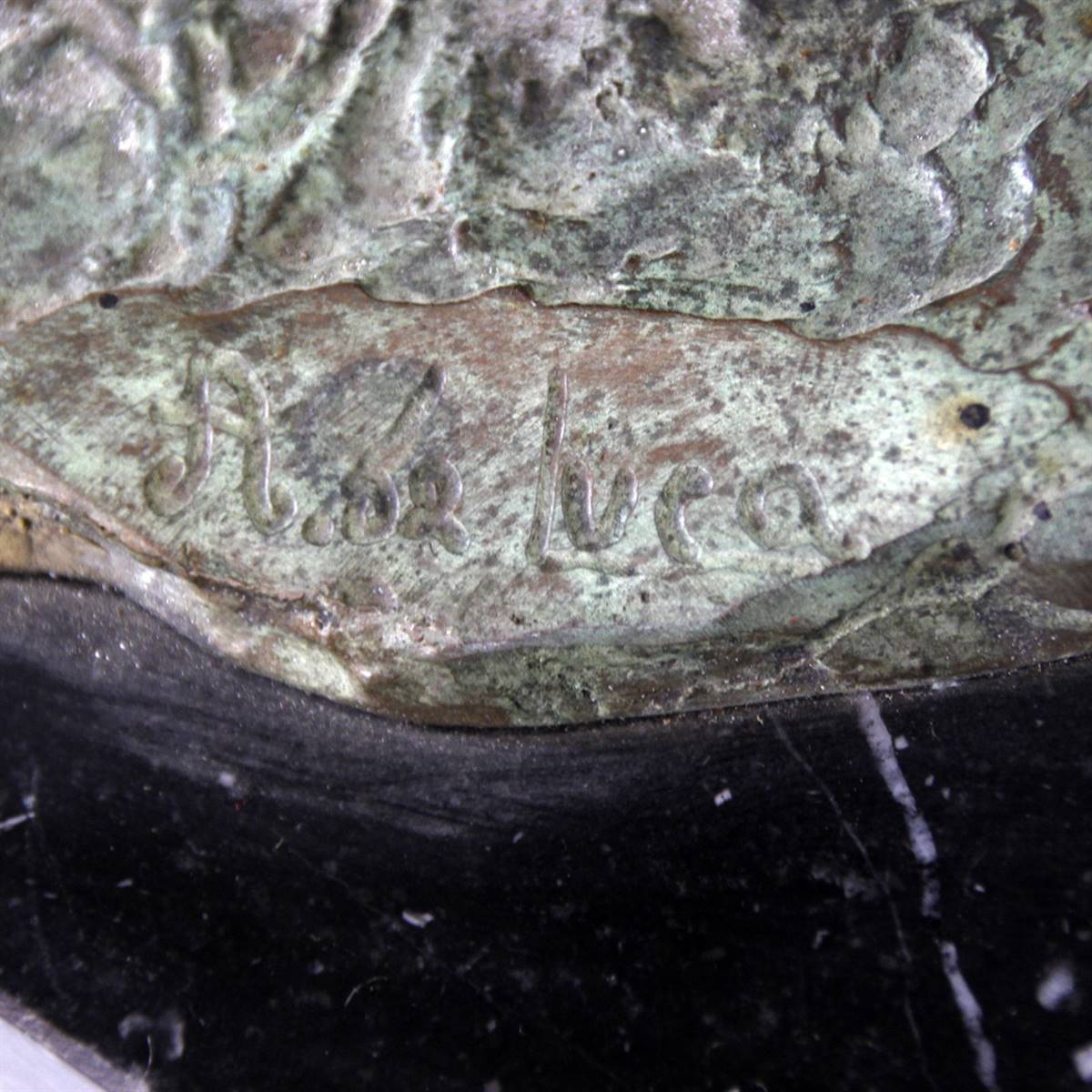 Antiqium Ürün  TESTİLİ KADIN BRONZ HEYKEL