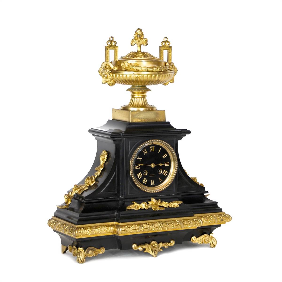 Antiqium Ürün  SİYAH MERMER ÜZERİNE BRONZ DETAYLI SAAT 