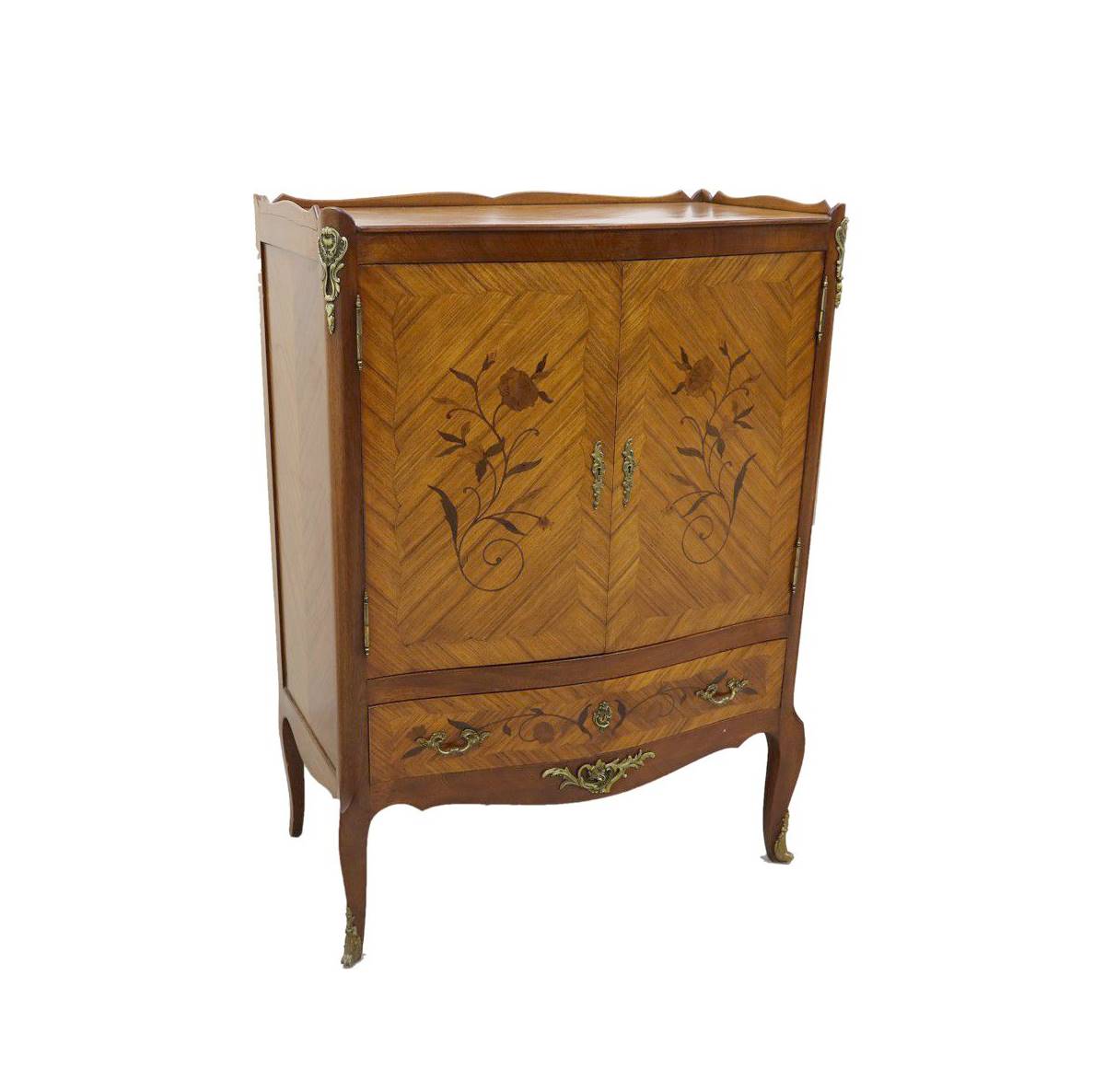 Antiqium Ürün  LOUIS XV. MARKÜTERİLİ DOLAP