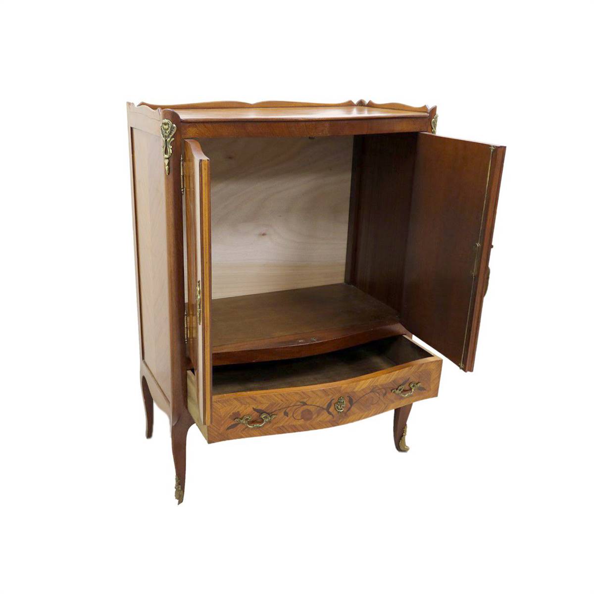 Antiqium Ürün  LOUIS XV. MARKÜTERİLİ DOLAP