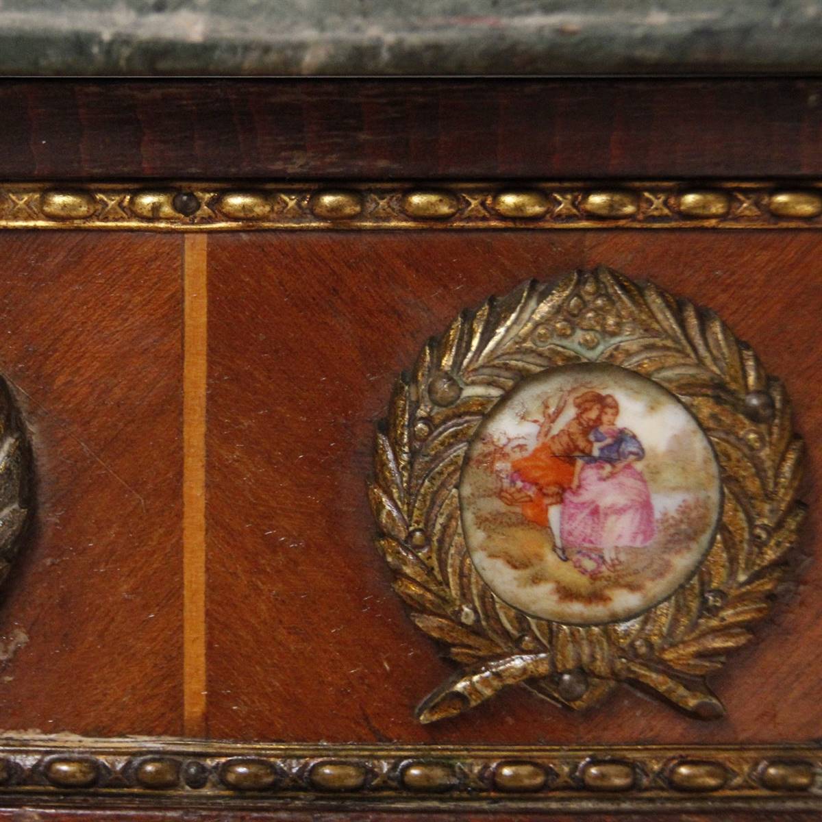 Antiqium Ürün  LOUIS XVI. SEVRES SEHPA