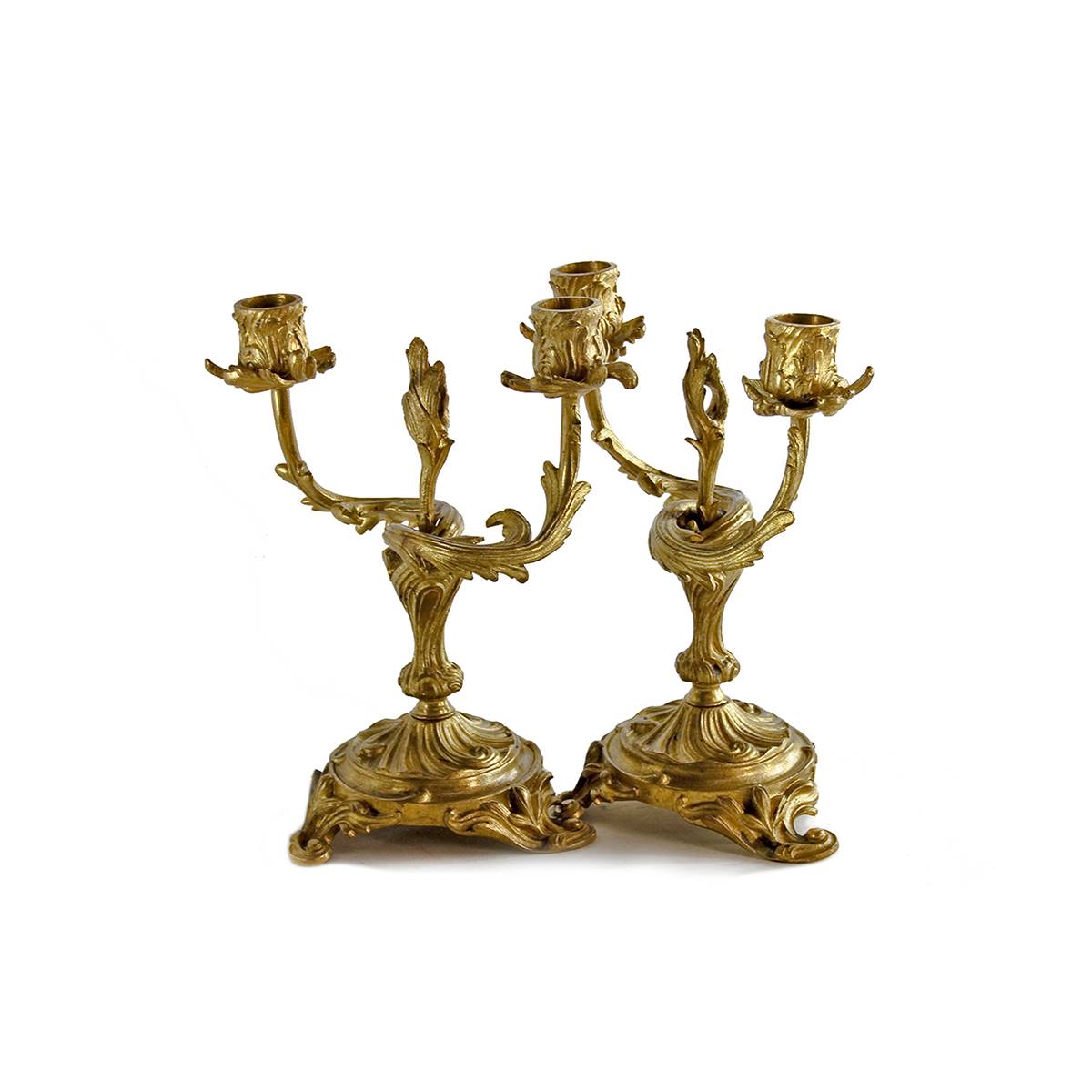 Antiqium Ürün  BRONZ DÖKÜM SAAT VE ŞAMDAN TAKIMI