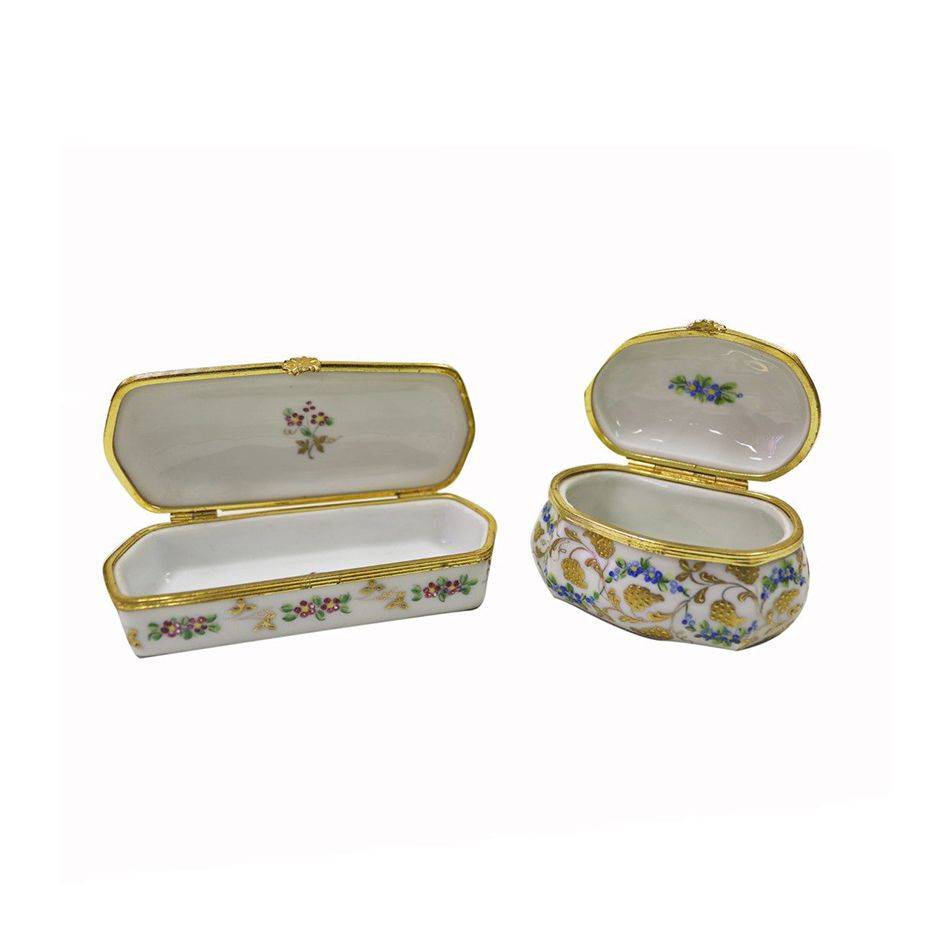 Antiqium Ürün  ÇİÇEK DESENLİ İMZALI MÜCEVHER KUTULARI