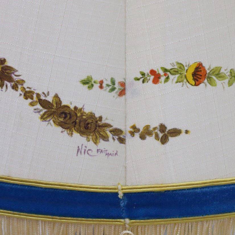 Antiqium Ürün  İKİZ PORSELEN İMZALI ABAJUR