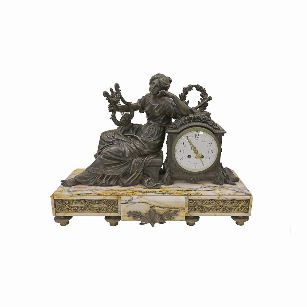 Antiqium Ürün  BRONZ FİGÜRLÜ, MERMER ZEMİNLİ SAAT TAKIMI