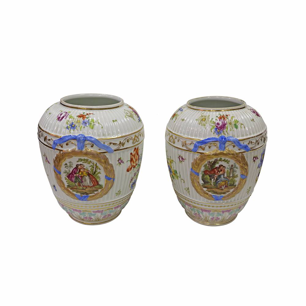 Antiqium Ürün  PORSELEN İKİZ VAZO