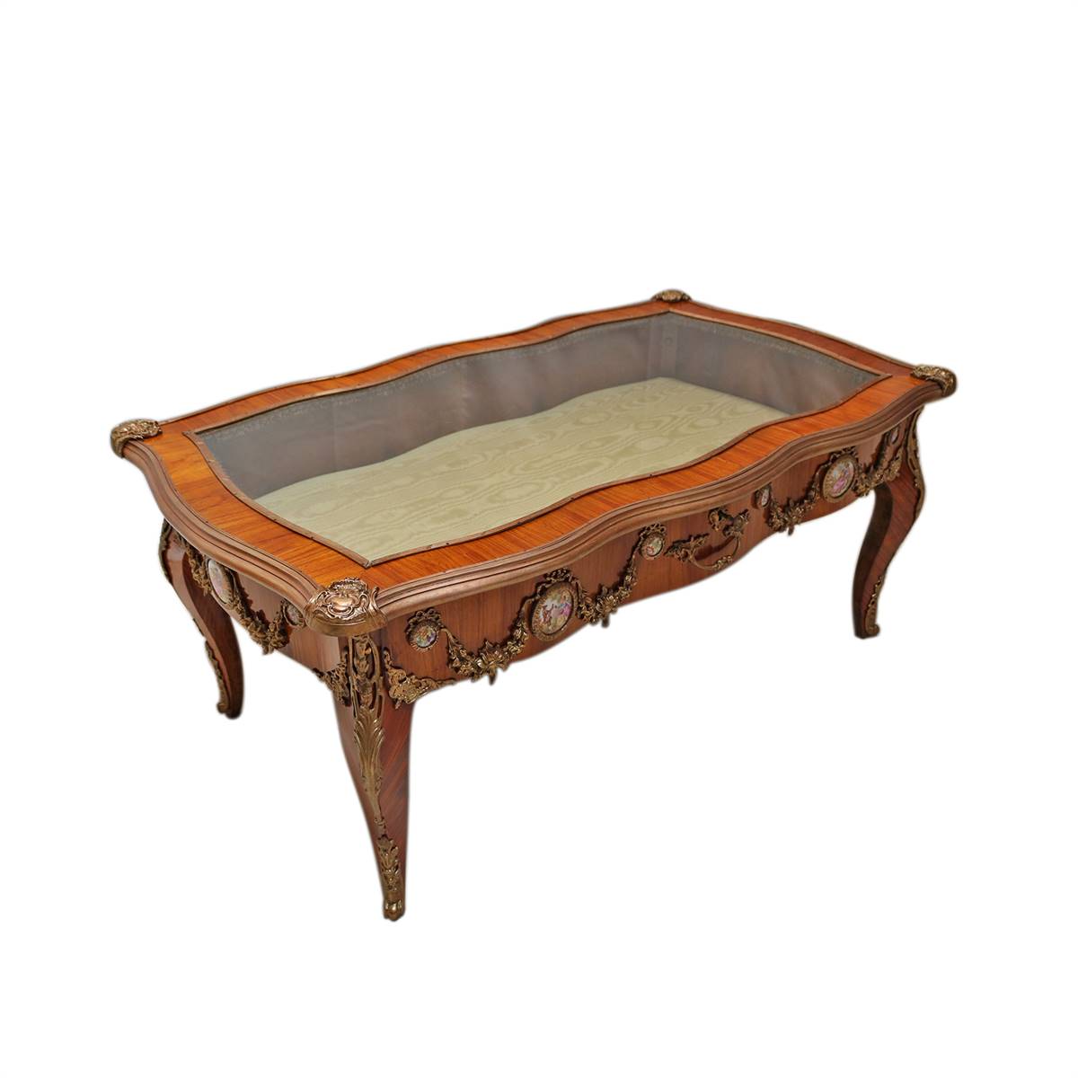 Antiqium Ürün  SEVRES DETAYLI, BRONZ İŞLEMELİ TEŞHİR SEHPASI